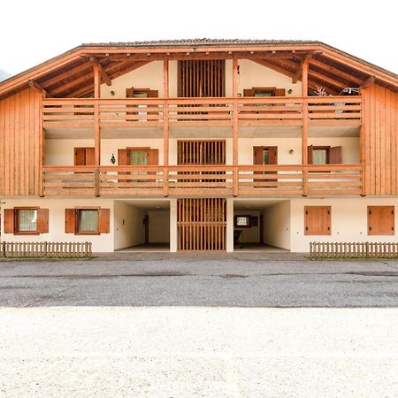 Spacious Chalet With Garden Near Ski Area In Tyrol Pozza di Fassa Buitenkant foto