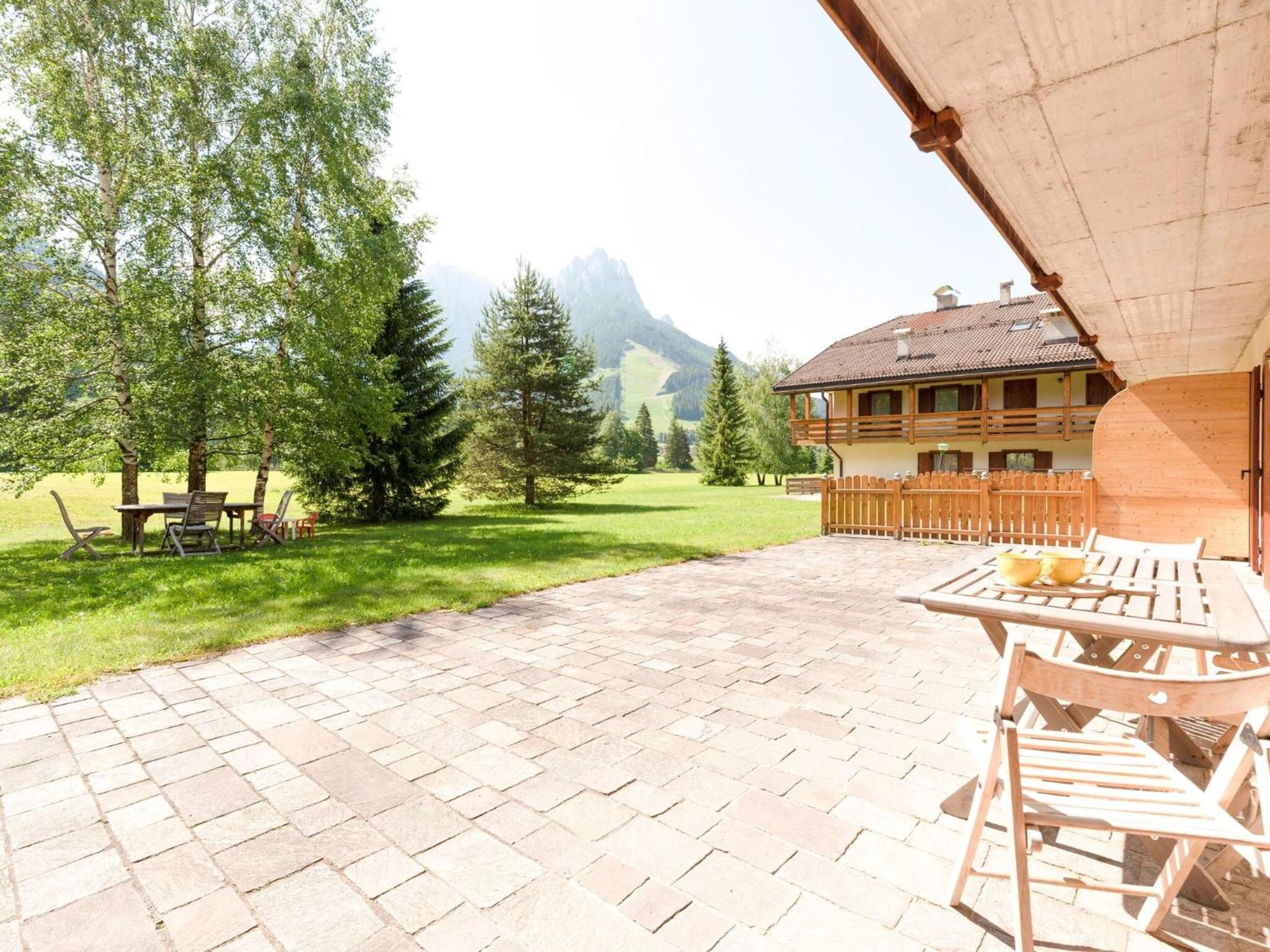 Spacious Chalet With Garden Near Ski Area In Tyrol Pozza di Fassa Buitenkant foto