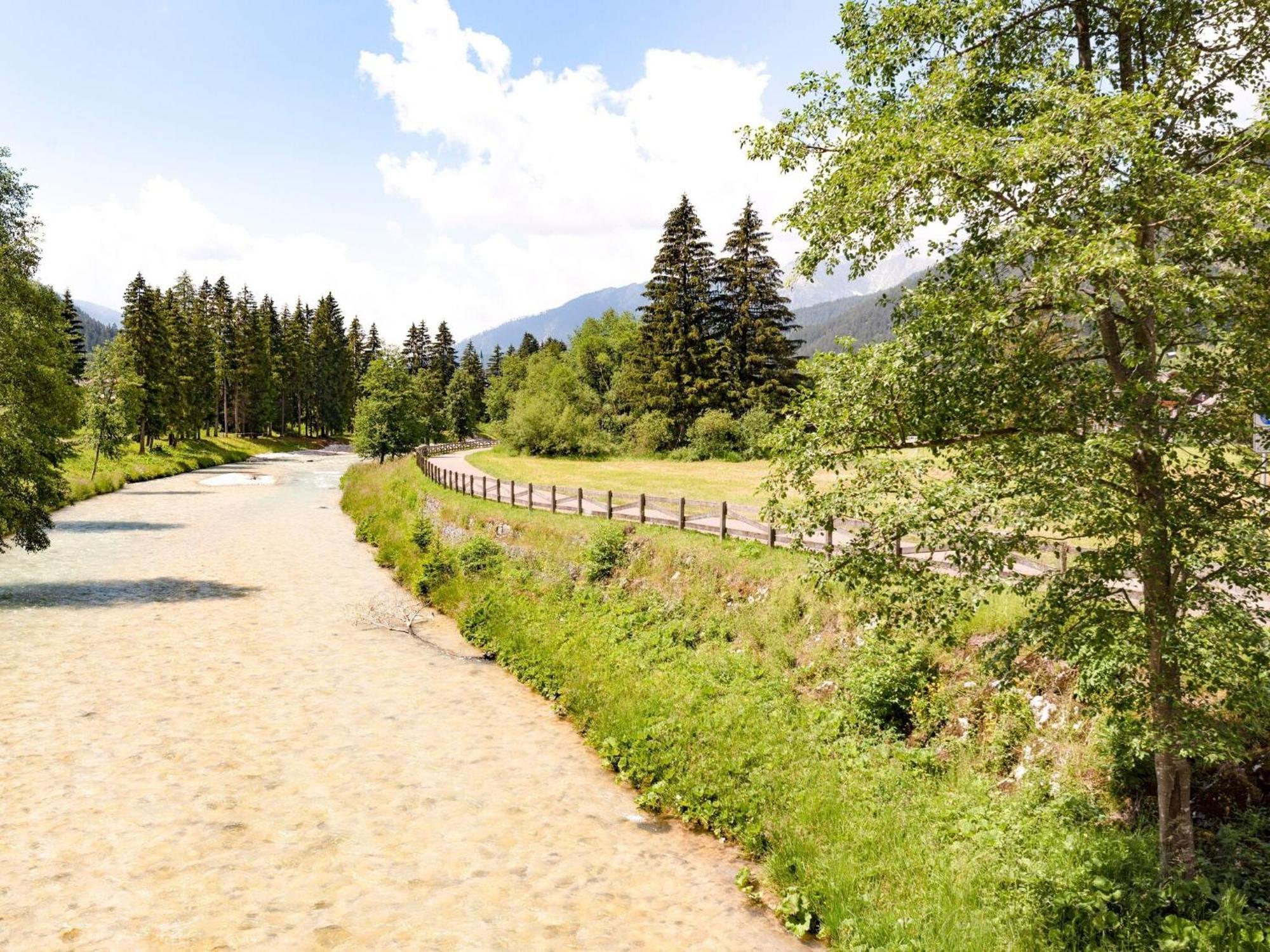 Spacious Chalet With Garden Near Ski Area In Tyrol Pozza di Fassa Buitenkant foto