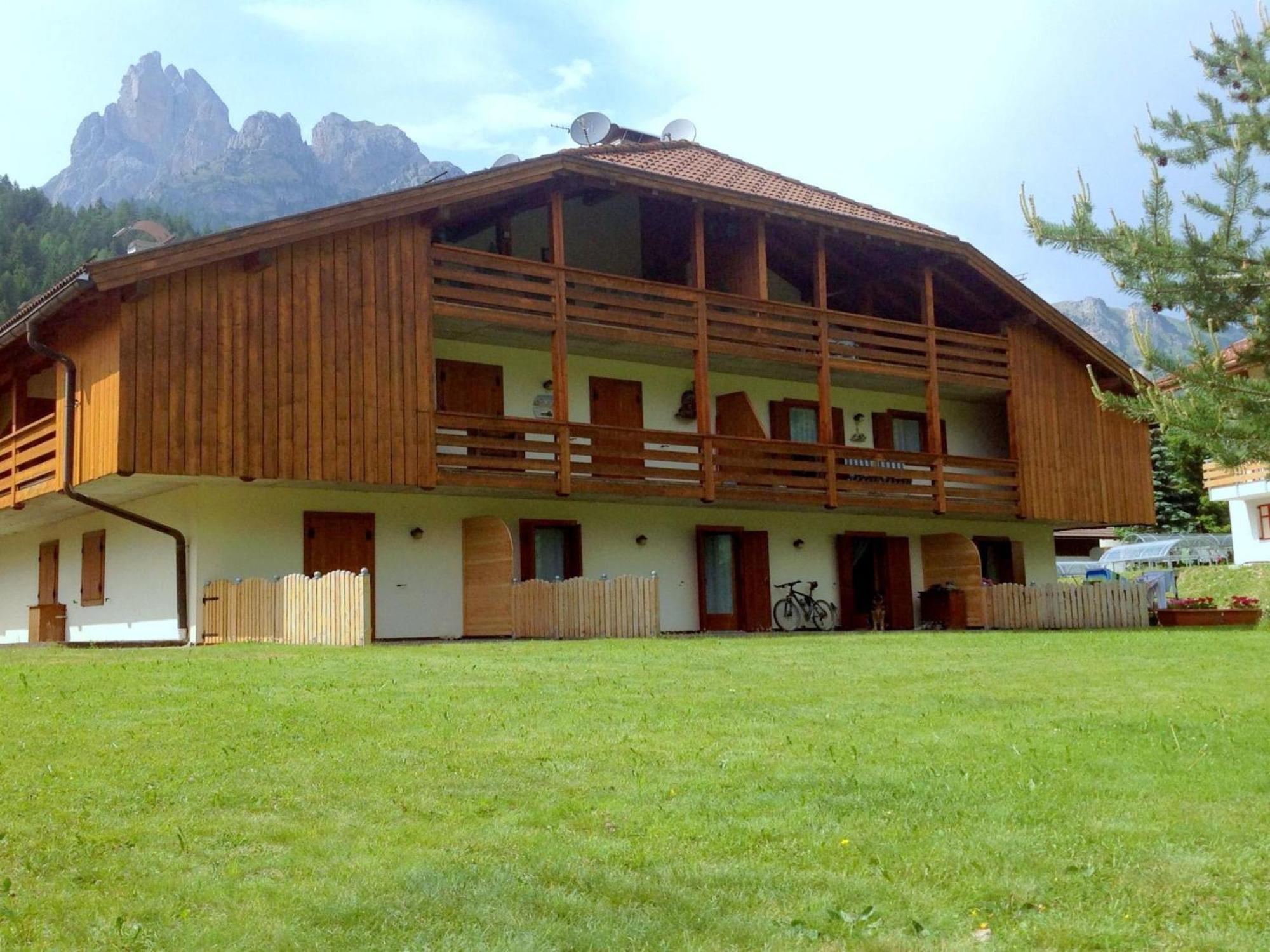 Spacious Chalet With Garden Near Ski Area In Tyrol Pozza di Fassa Buitenkant foto